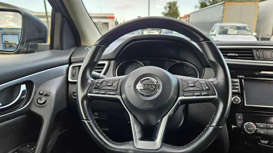 NISSAN Qashqai -