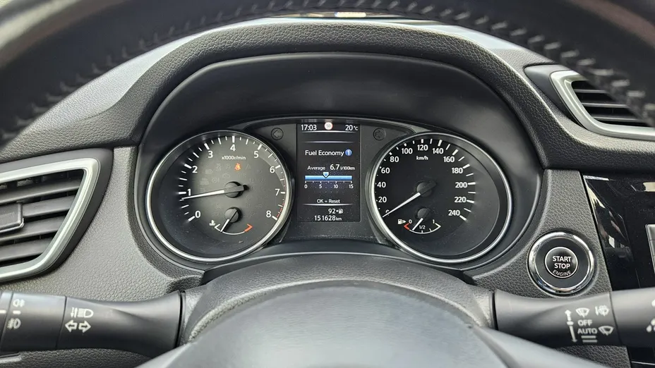 NISSAN Qashqai -