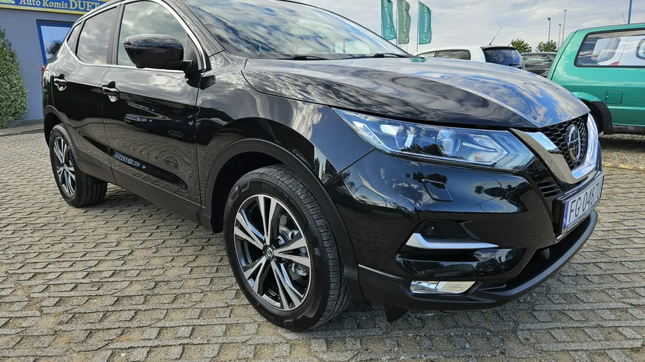 NISSAN Qashqai -