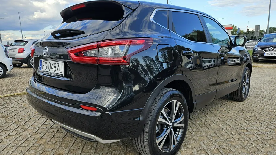 NISSAN Qashqai -