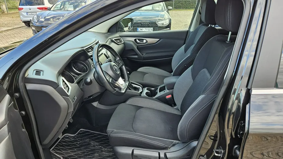 NISSAN Qashqai -