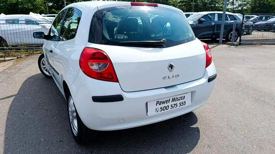 RENAULT Clio -