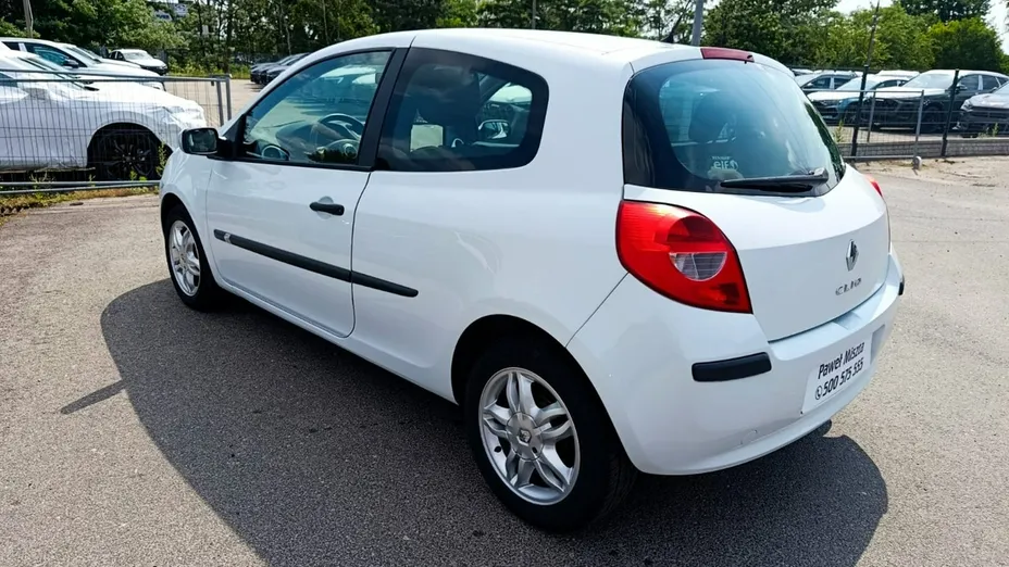 RENAULT Clio -