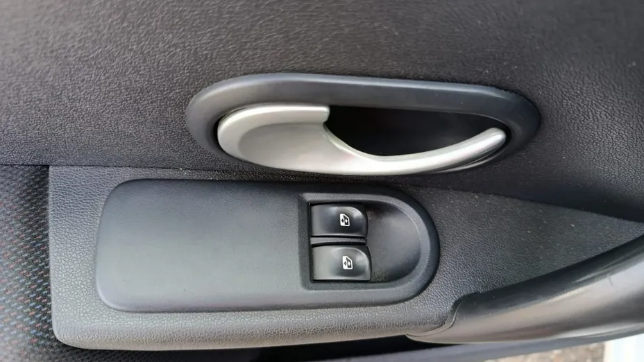 RENAULT Clio -