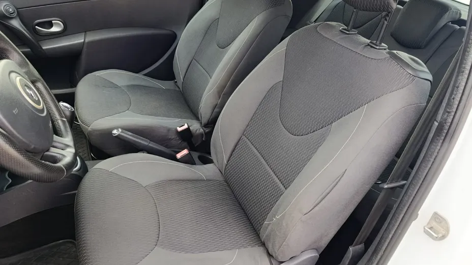 RENAULT Clio -
