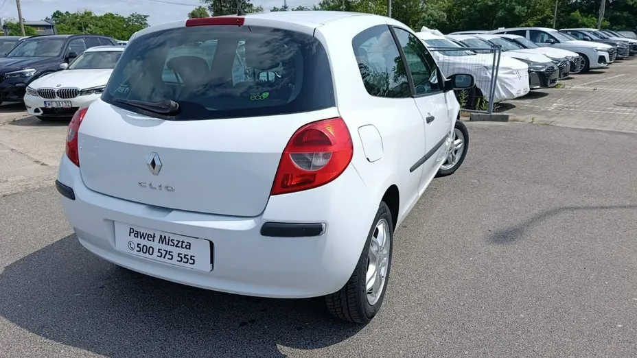 RENAULT Clio -