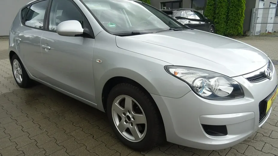 HYUNDAI i30 -