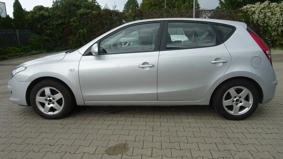 HYUNDAI i30 -