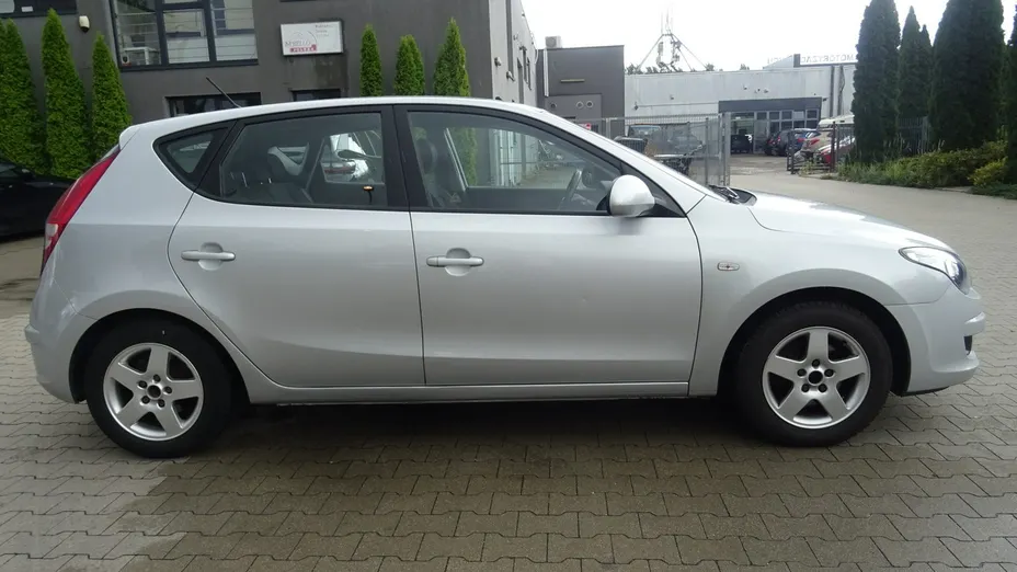 HYUNDAI i30 -