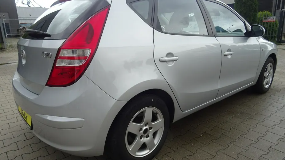 HYUNDAI i30 -