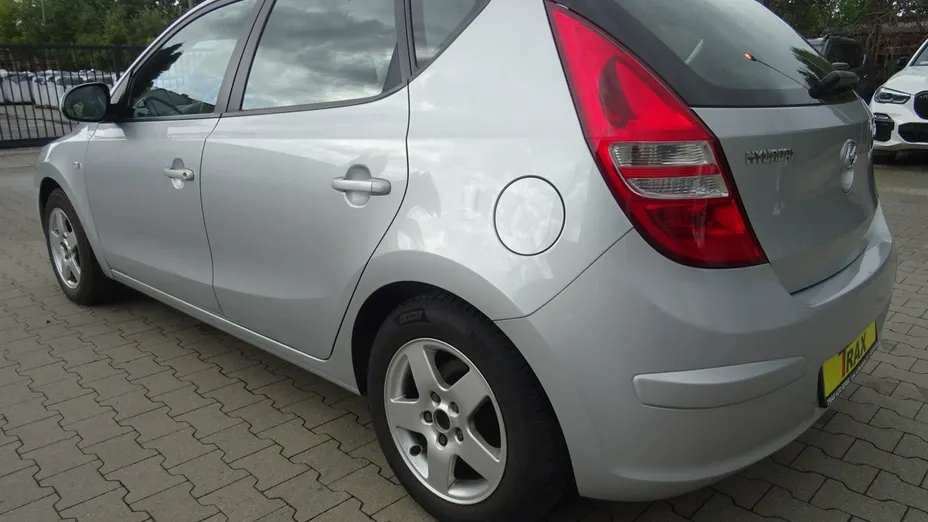 HYUNDAI i30 -