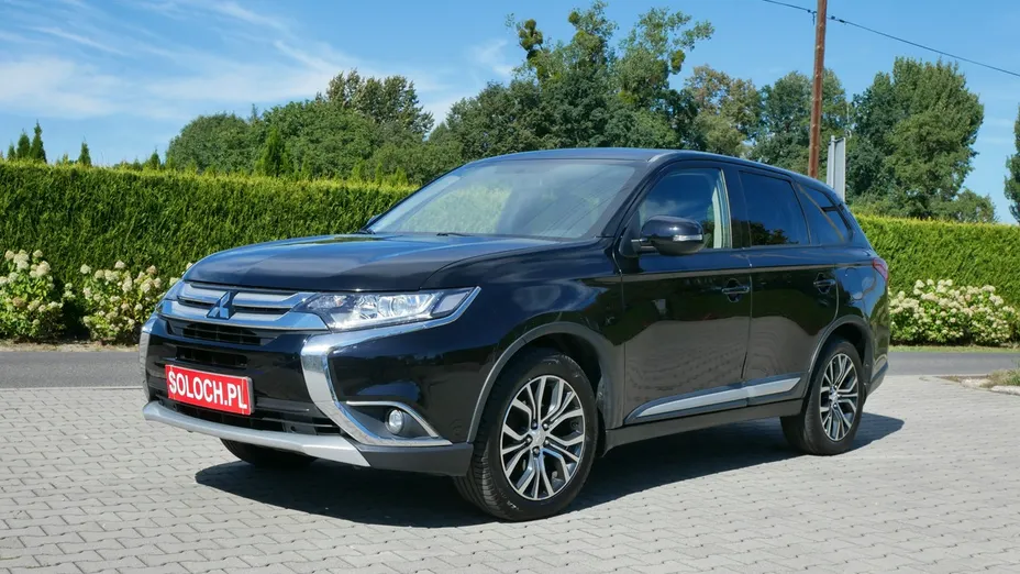 MITSUBISHI Outlander -
