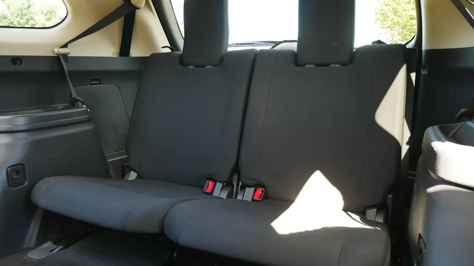 MITSUBISHI Outlander -