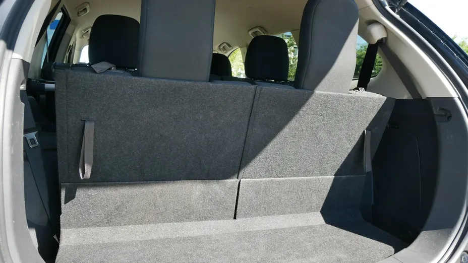 MITSUBISHI Outlander -