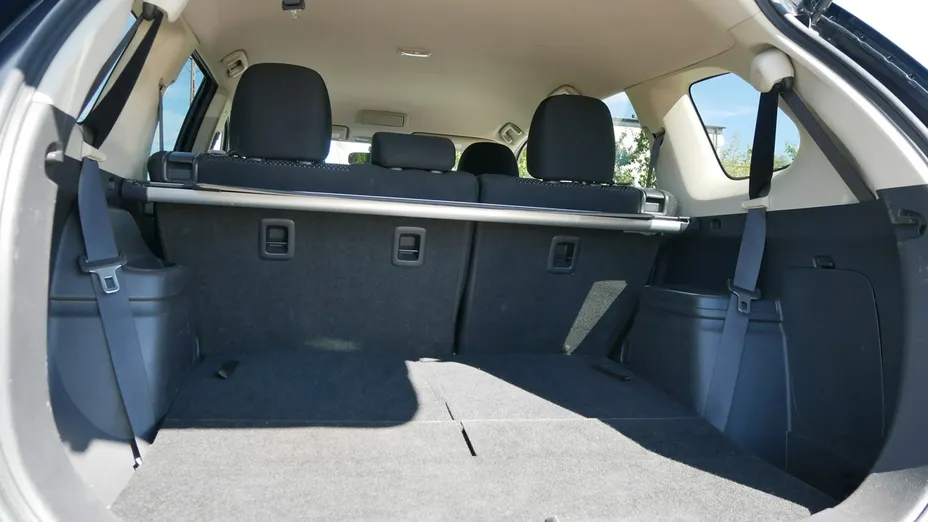 MITSUBISHI Outlander -