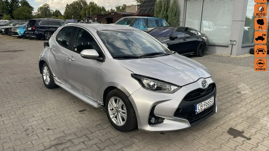 TOYOTA Yaris -