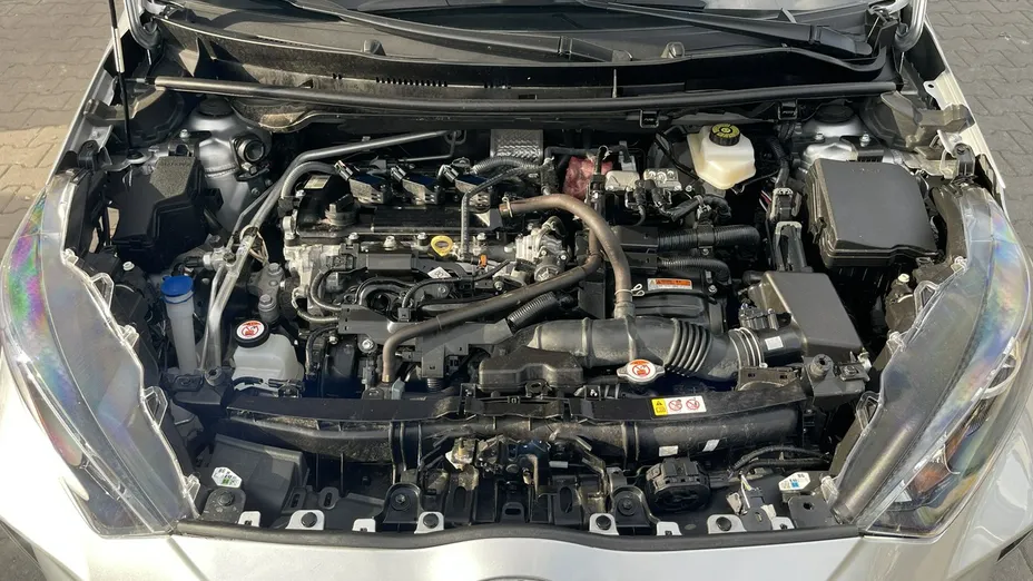 TOYOTA Yaris -
