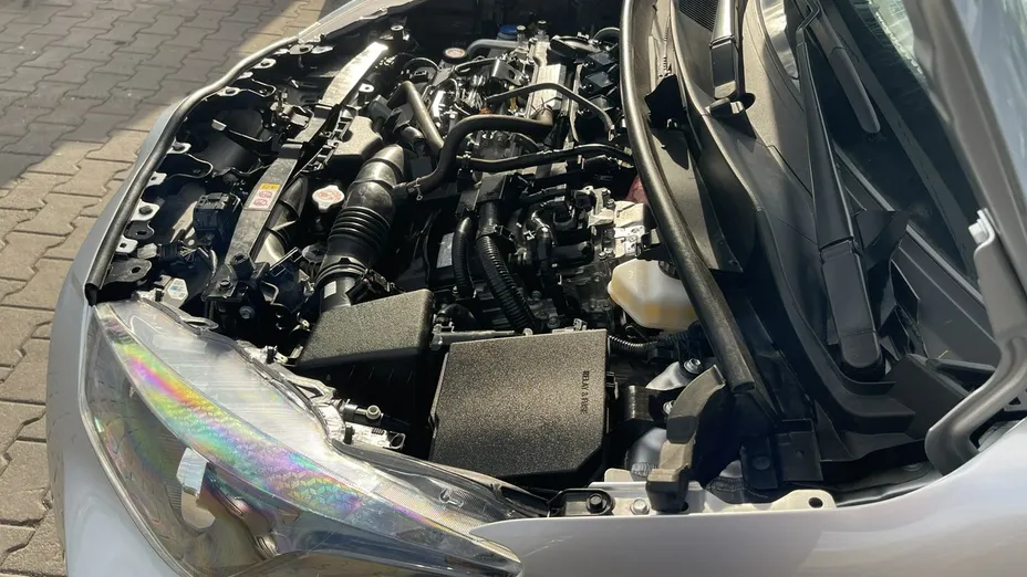 TOYOTA Yaris -