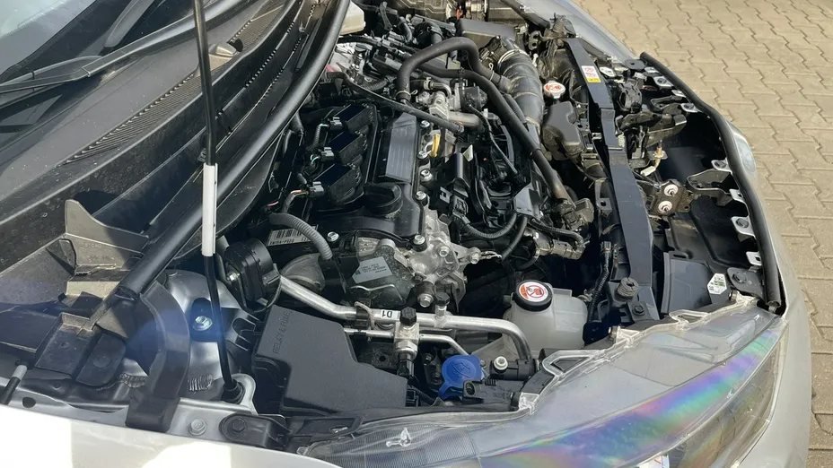 TOYOTA Yaris -