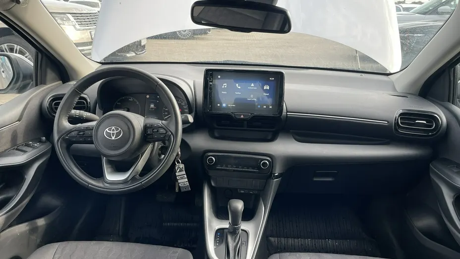 TOYOTA Yaris -