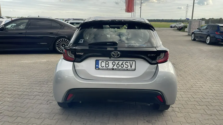 TOYOTA Yaris -