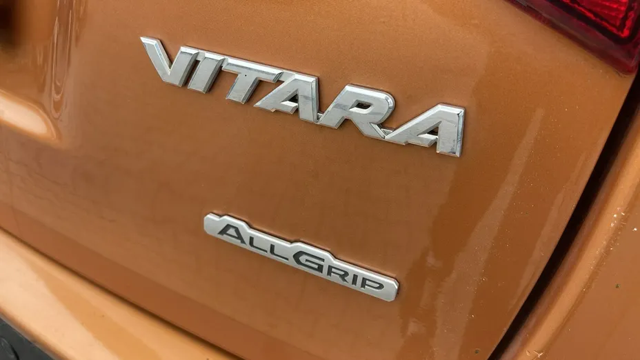 SUZUKI Vitara -