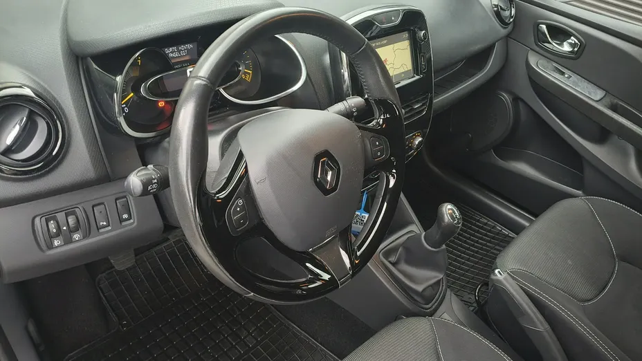 RENAULT Clio -