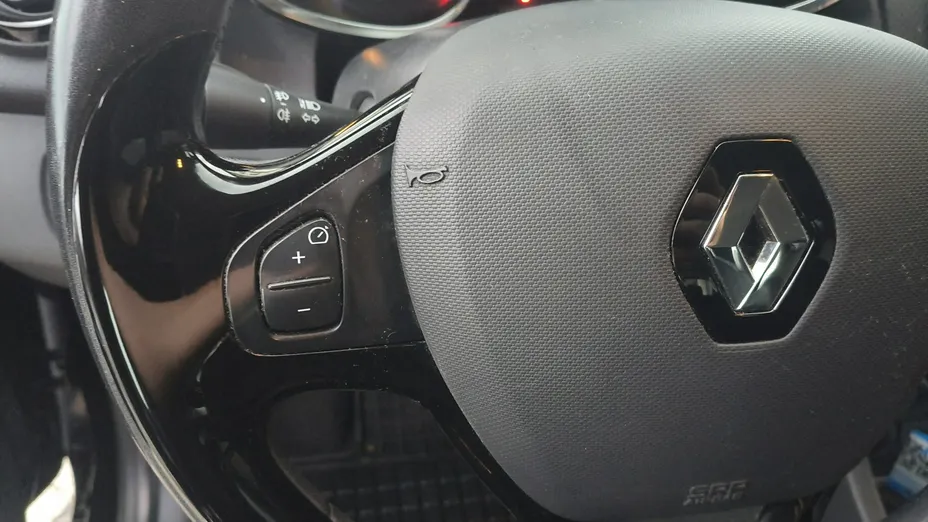 RENAULT Clio -
