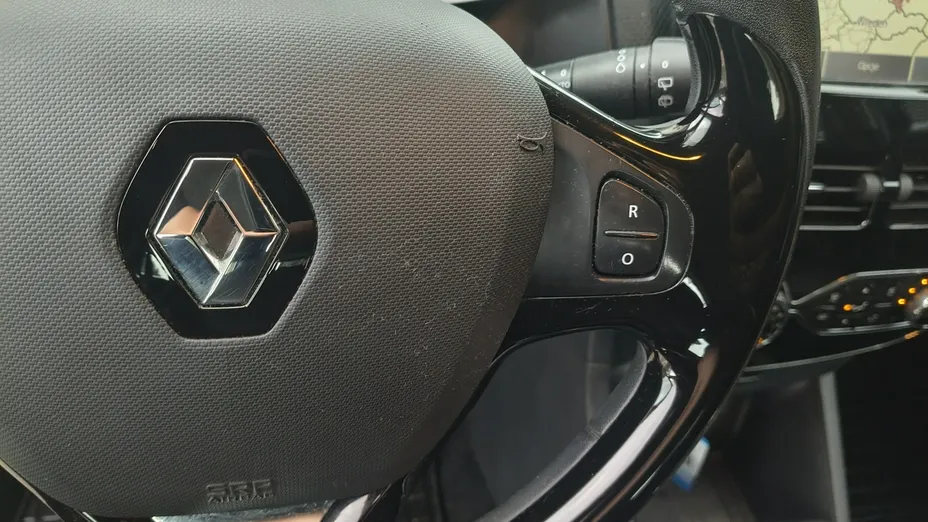 RENAULT Clio -