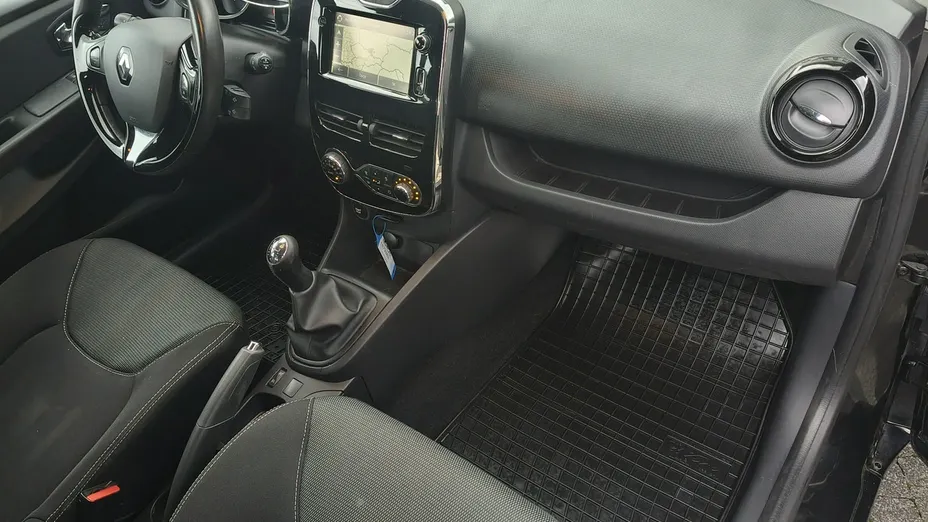 RENAULT Clio -