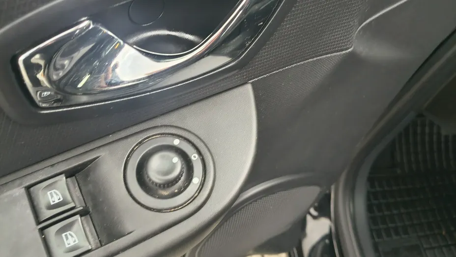 RENAULT Clio -