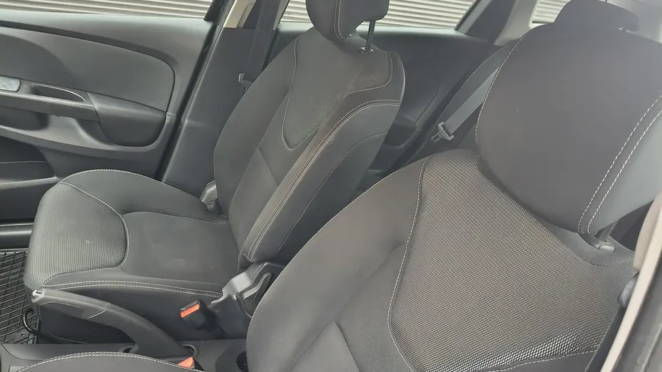 RENAULT Clio -