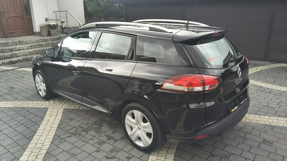 RENAULT Clio -