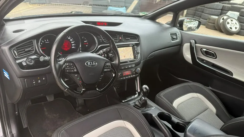KIA ProCeed -