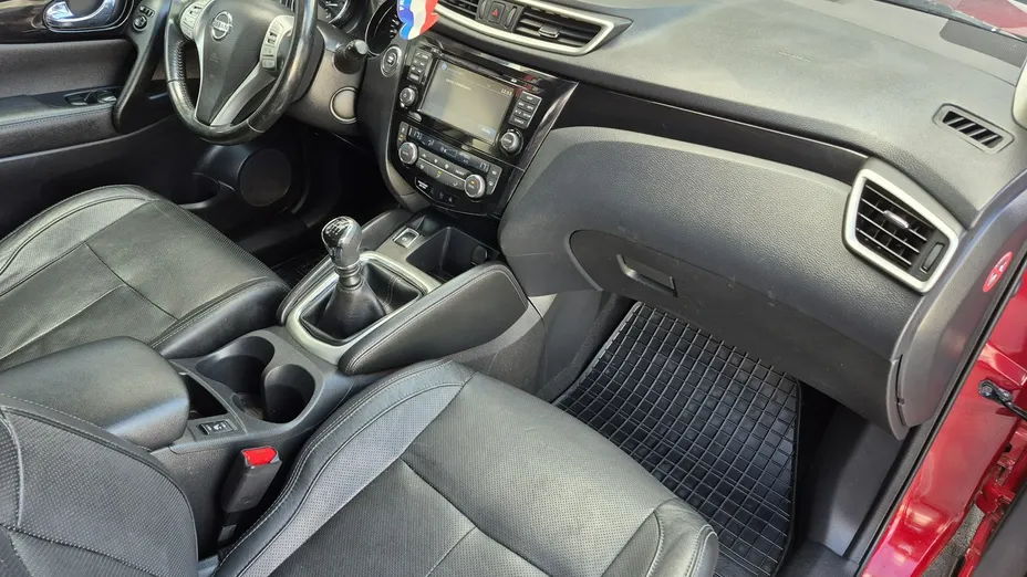 NISSAN Qashqai -