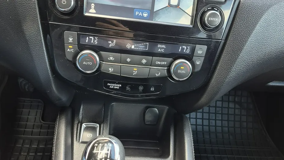 NISSAN Qashqai -