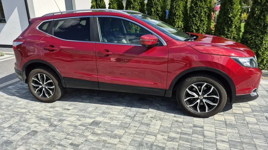 NISSAN Qashqai -