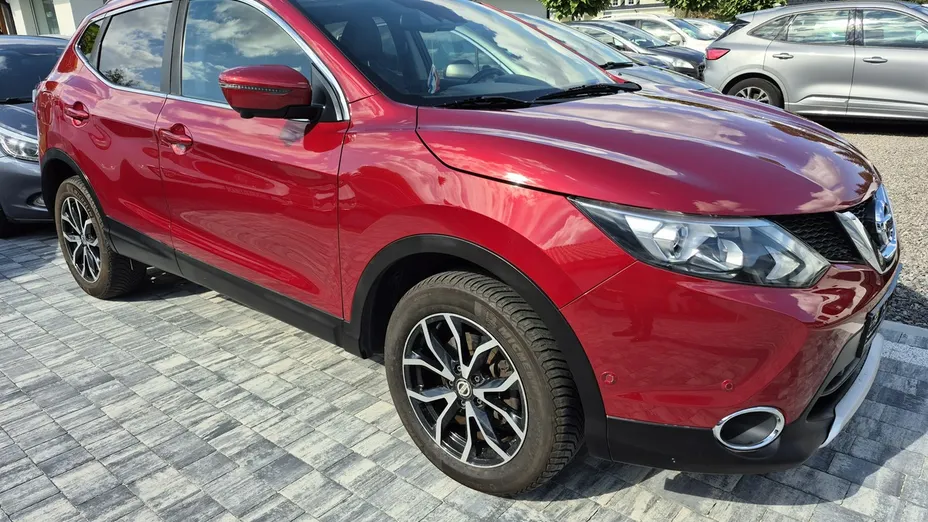 NISSAN Qashqai -