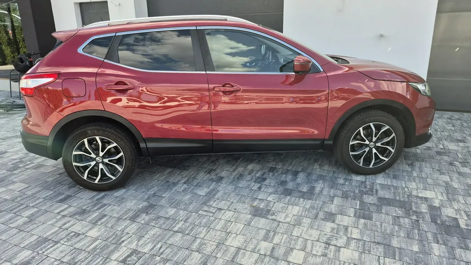NISSAN Qashqai -