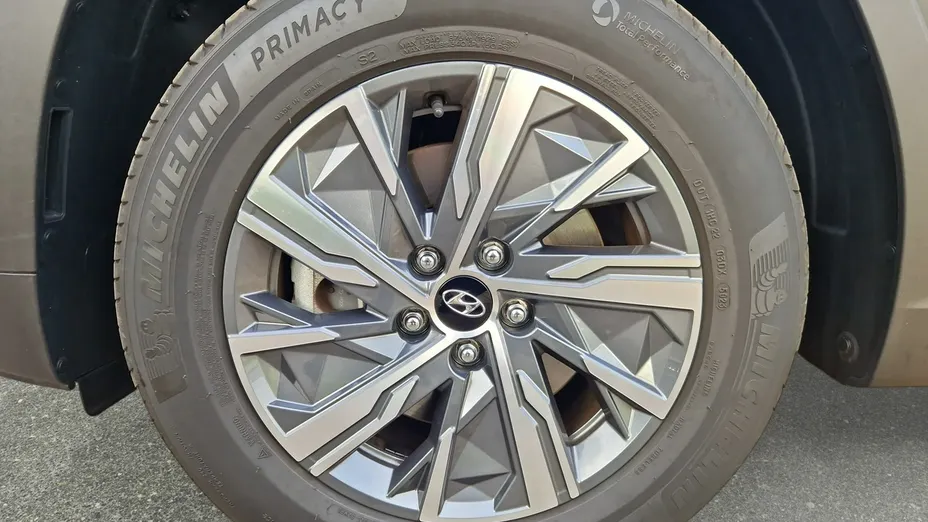 HYUNDAI Tucson -