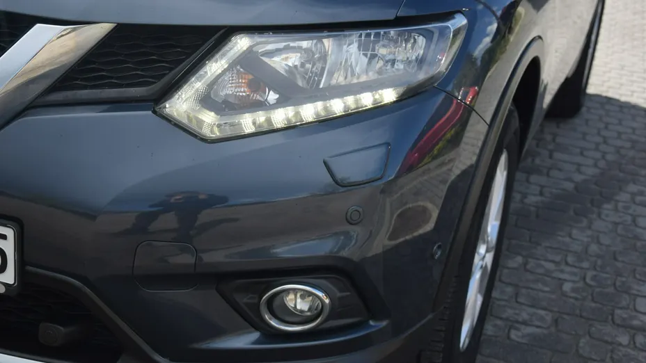 NISSAN X-Trail -