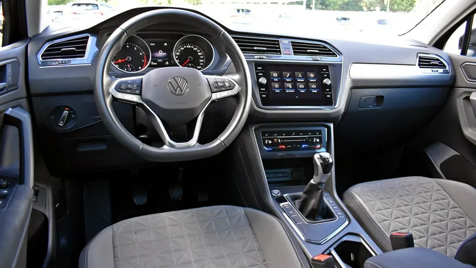 VOLKSWAGEN Tiguan -