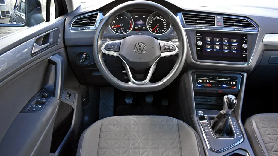 VOLKSWAGEN Tiguan -