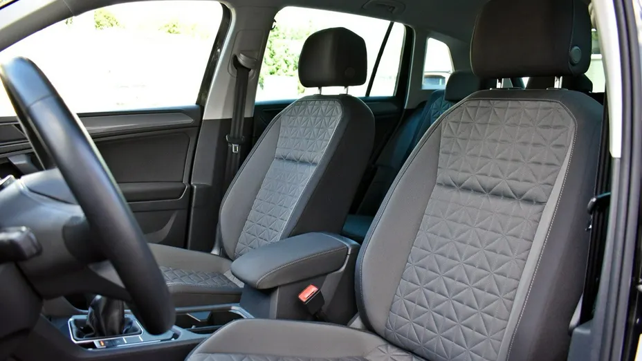 VOLKSWAGEN Tiguan -