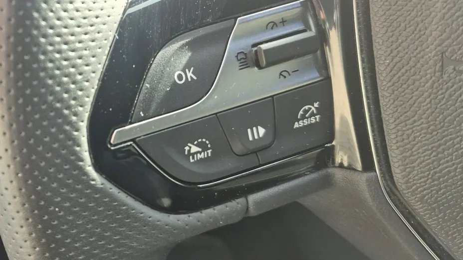 PEUGEOT 308 -