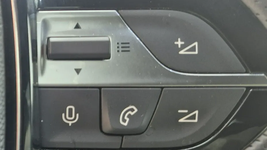 PEUGEOT 308 -