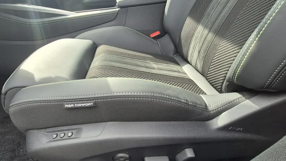 PEUGEOT 308 -