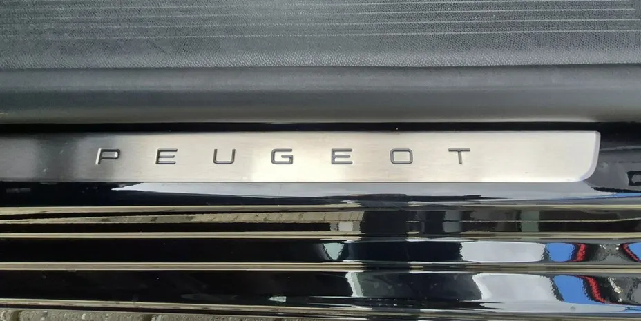 PEUGEOT 308 -