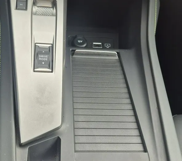 PEUGEOT 308 -