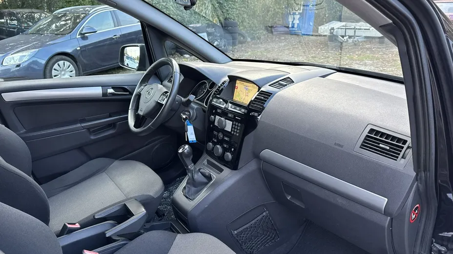 OPEL Zafira -